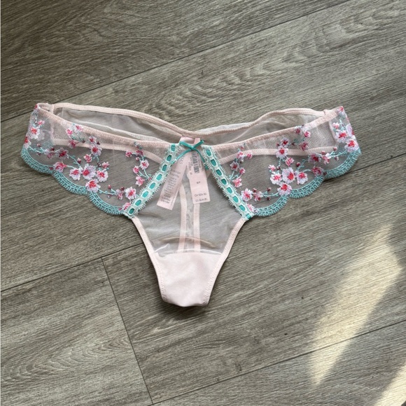 NWT Victoria’s Secret Lace Panty - Picture 3 of 5